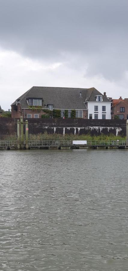 Waar Maas & Waal..... Woudrichem Exterior foto